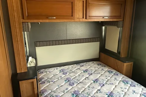 Roger's Holiday Rambler Admiral XE 31W Class A