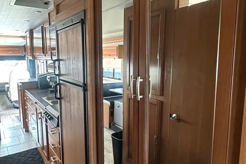 Roger's Holiday Rambler Admiral XE 31W Class A