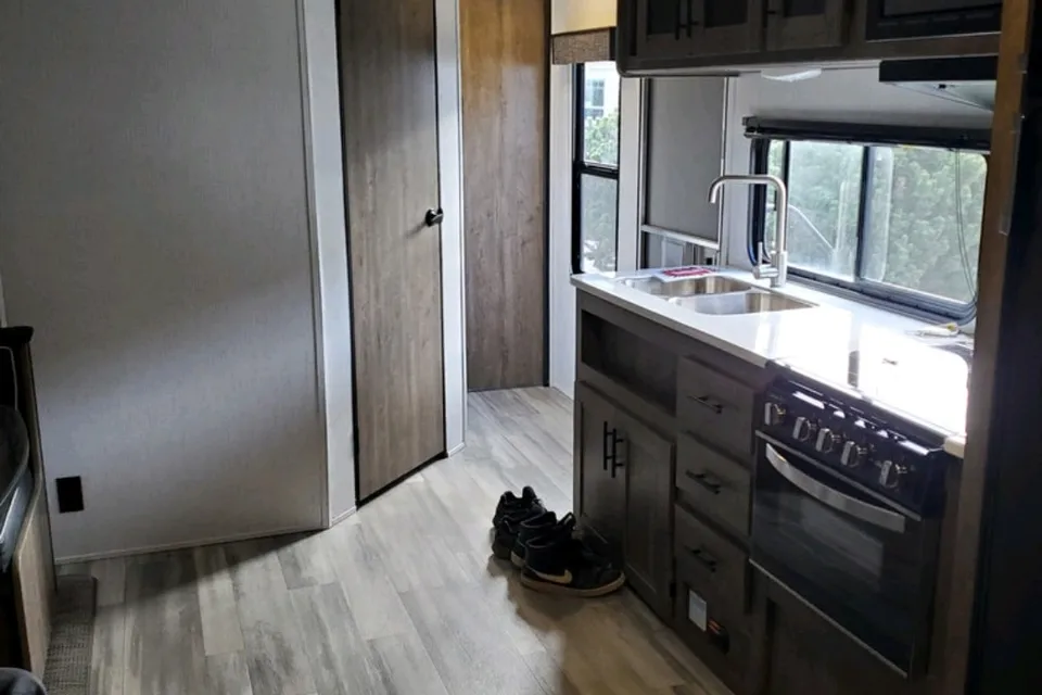 Hayden's Heartland Pioneer 275re Travel Trailer