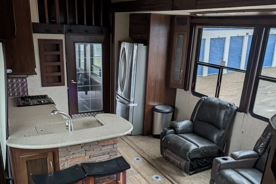 Leikan Cyclone 4500 Fifth Wheel toy hauler