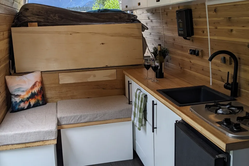 Stand 6ft+ Inside Save Money on Fuel: Diesel Engine Cozy Cabin on Wheels!