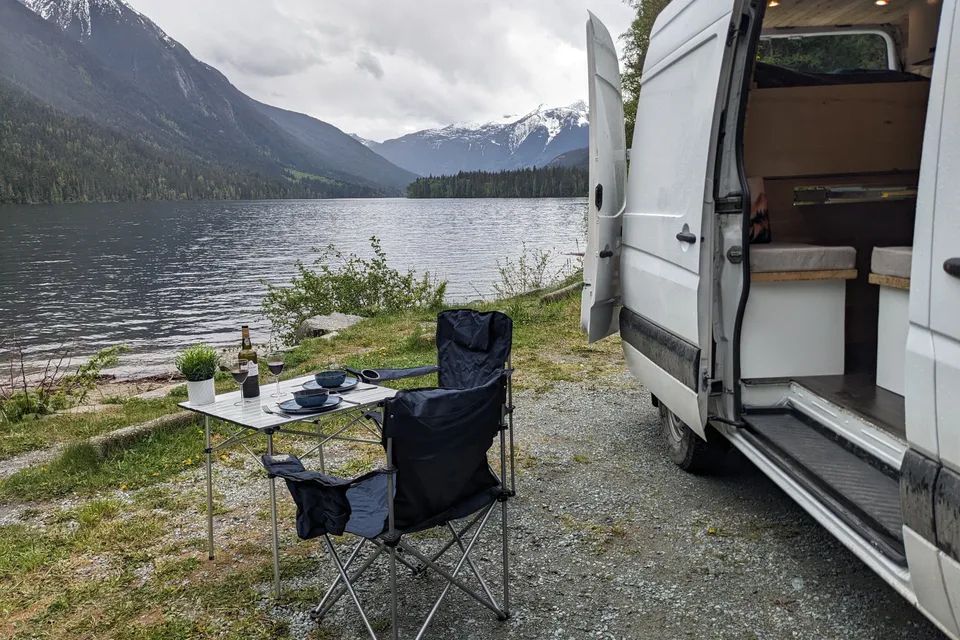 Stand 6ft+ Inside Save Money on Fuel: Diesel Engine Cozy Cabin on Wheels!