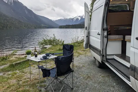Stand 6ft+ Inside Save Money on Fuel: Diesel Engine Cozy Cabin on Wheels!
