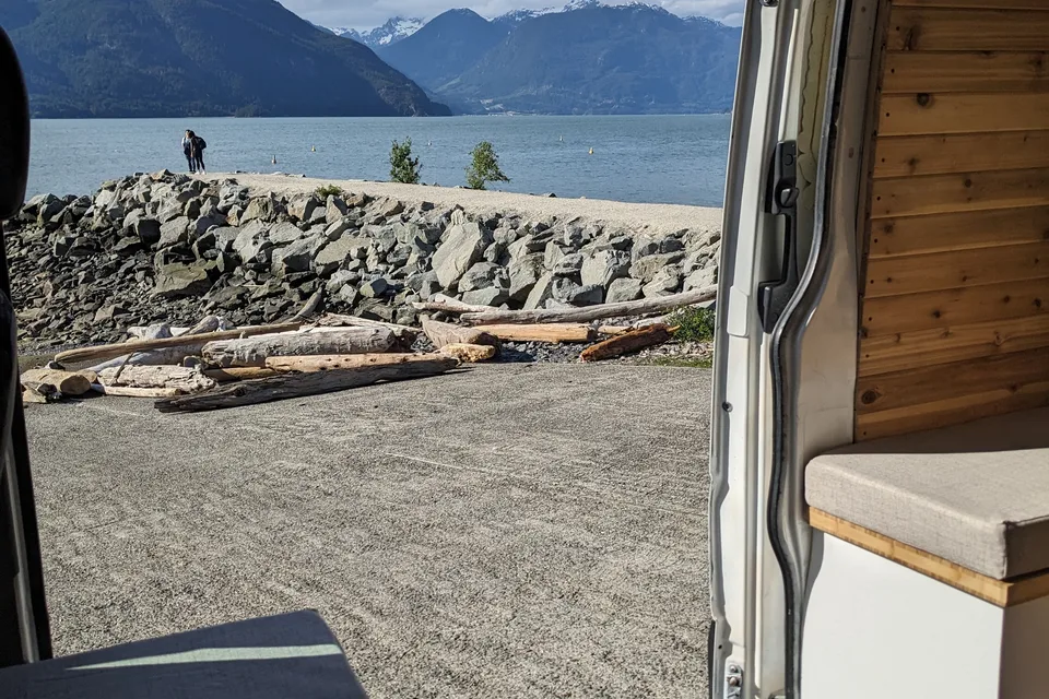 Stand 6ft+ Inside Save Money on Fuel: Diesel Engine Cozy Cabin on Wheels!