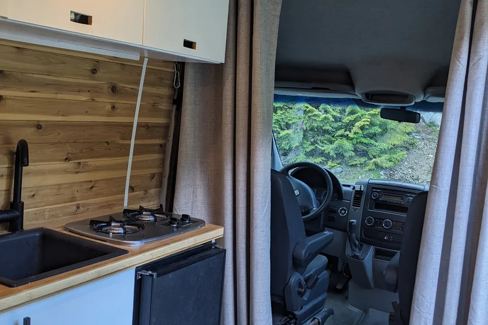 Stand 6ft+ Inside Save Money on Fuel: Diesel Engine Cozy Cabin on Wheels!
