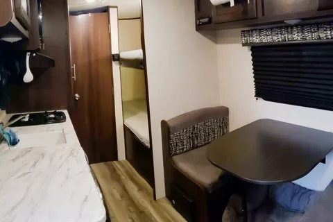 Jayco Jay Flight SLX 174BH Travel Trailer