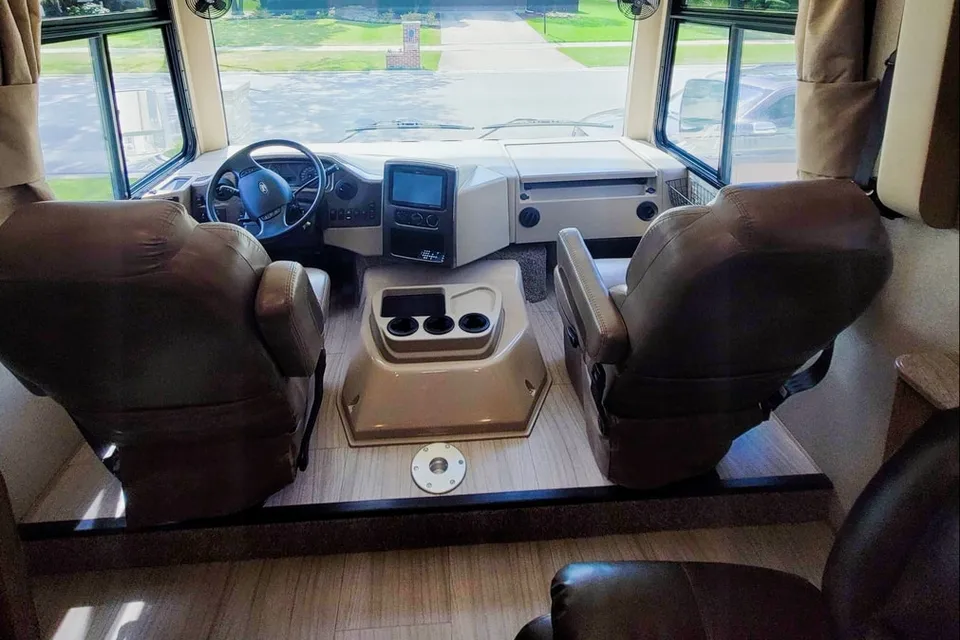 Rv1 Thor Motor Coach Windsport  Class A