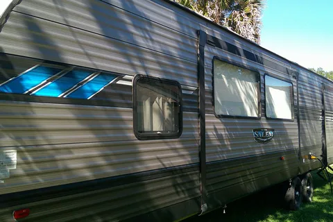 "Kinder" Modern 2 Bedroom Bunkhouse Family Getaway Sleeps 9 (LFWL1789)