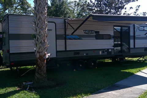 "Kinder" Modern 2 Bedroom Bunkhouse Family Getaway Sleeps 9 (LFWL1789)