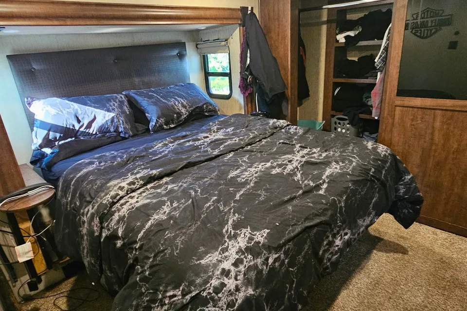 Mike's Awesome Sierra Fifth Wheel Trailer