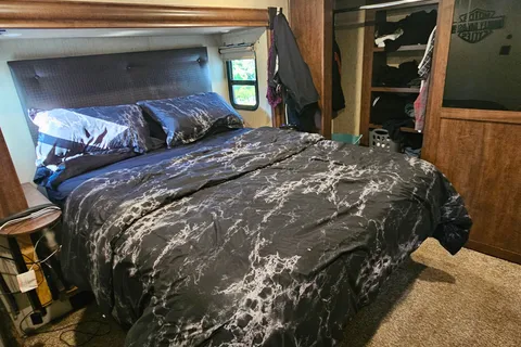 Mike's Awesome Sierra Fifth Wheel Trailer