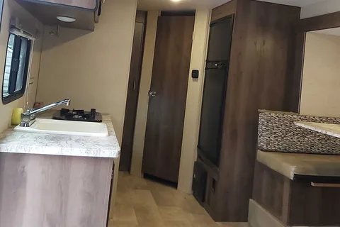 PETER's KZ Escape Travel Trailer