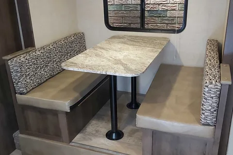 PETER's KZ Escape Travel Trailer
