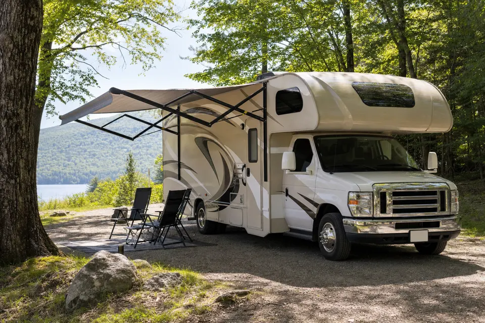Debra's Thor Motor Coach Chateau Class C