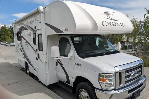 Debra's Thor Motor Coach Chateau Class C