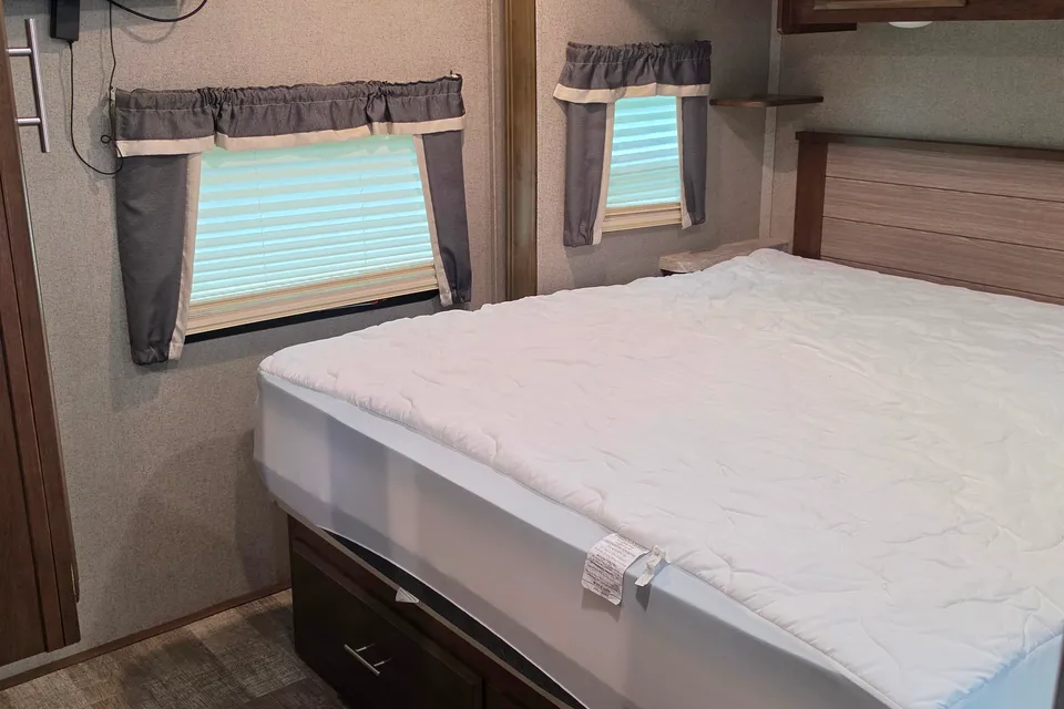 Jeff's Forest River RLT8324SB Travel Trailer