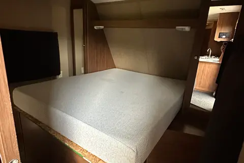 Spacious Family Camper – Sleeps 8 | Queen Bedroom | Double Bunks | Fully Equipped