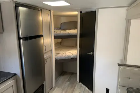 Tracer 260BHSLE Travel Trailer | Sleeps 8