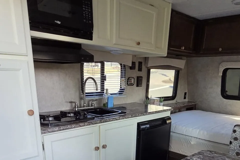 >>Brava>> Coachmen Clipper 16FB