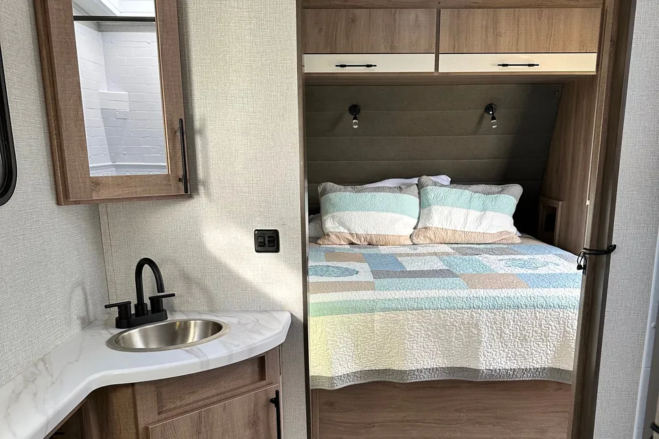 Sweet Retreat (Delivery Only) 2023 Grand Design Imagine