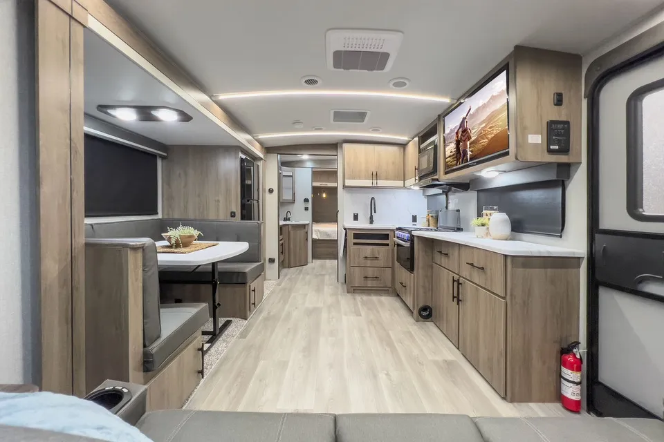 Sweet Retreat (Delivery Only) 2023 Grand Design Imagine
