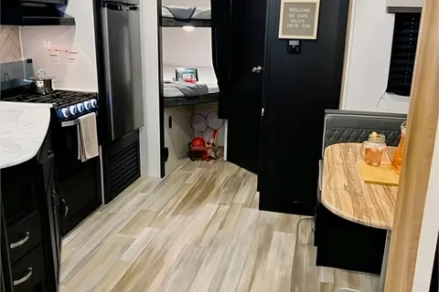 "The Suite Spot" - 2022 Coachmen Freedom Express Ultra Lite 257BHS