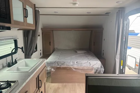 James and Jenny's Grand River 25BH Travel Trailer