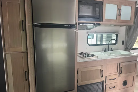James and Jenny's Grand River 25BH Travel Trailer