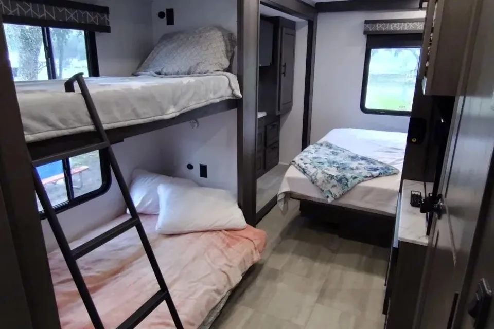 NEW 2024 Luxury Motorcoach! Sleeps 10!