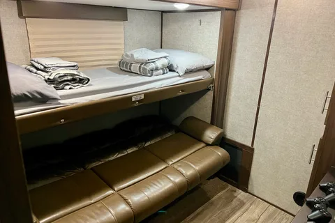  Fully Equipped RV-Perfect for Families or Couples!