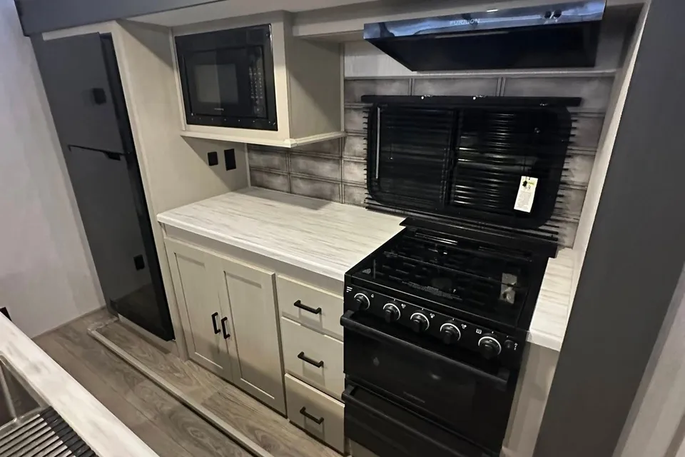 Bryan's Forest River Heritage Glen 310BHI Travel Trailer