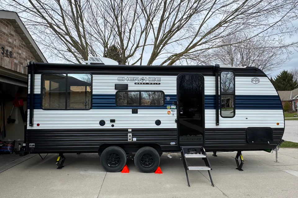 Payton's Forest River 20RDSE Luxury Escape