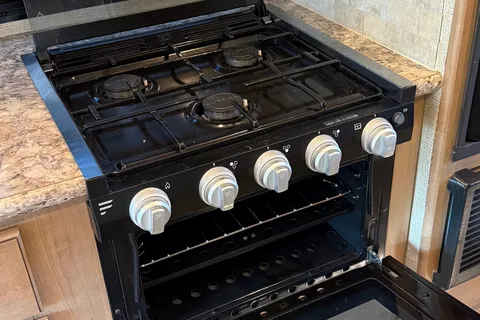 Fully stocked Big Bertha 24ft with solar
