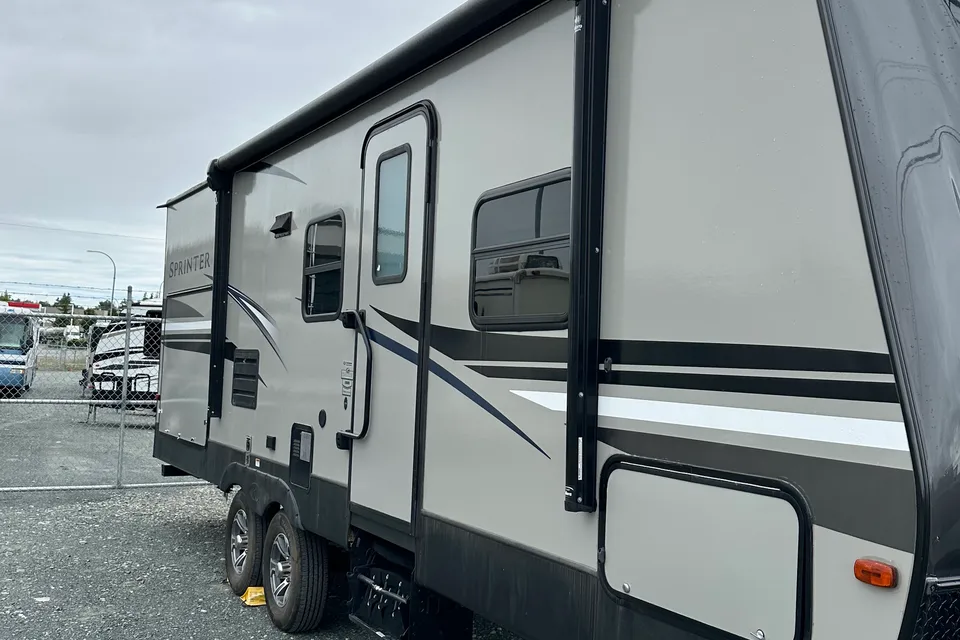 Douglas's Keystone Sprinter Travel Trailer