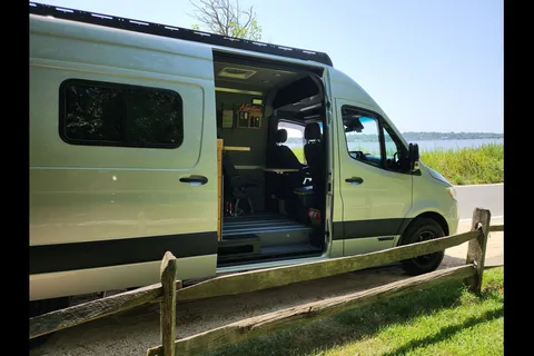 Easy-to-Drive Custom Mercedes Sprinter 170