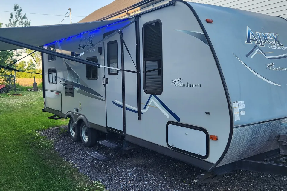 Dominic's Coachmen Apex 24LE Travel Trailer