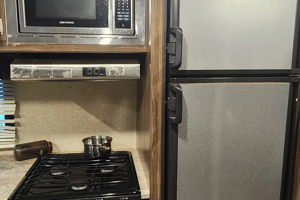 Dominic's Coachmen Apex 24LE Travel Trailer