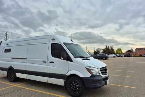 Great Escape – Spacious 170EXT Adventure Van