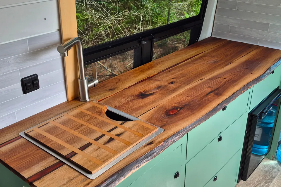 Great Escape – Spacious 170EXT Adventure Van