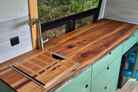 Great Escape – Spacious 170EXT Adventure Van