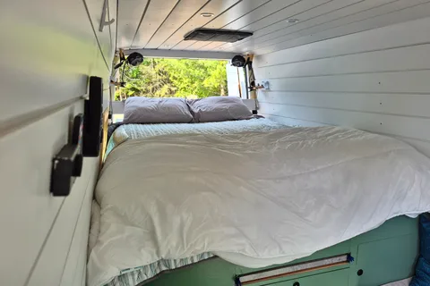 Great Escape – Spacious 170EXT Adventure Van