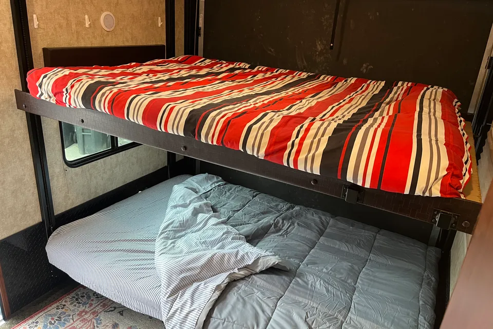 Spacious 30ft travel trailer with 3 queen beds