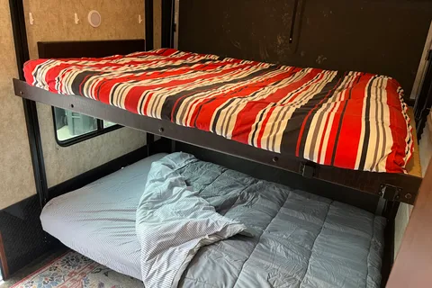 Spacious 30ft travel trailer with 3 queen beds