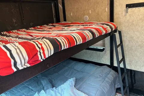 Spacious 30ft travel trailer with 3 queen beds