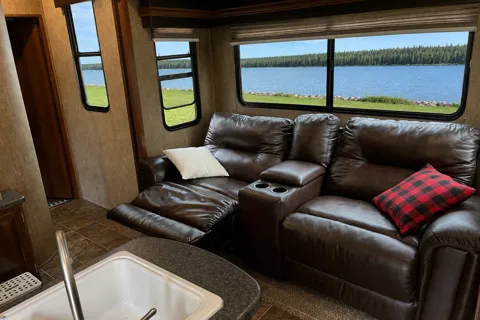 Spacious 30ft travel trailer with 3 queen beds