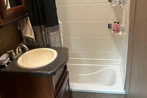 Spacious 30ft travel trailer with 3 queen beds