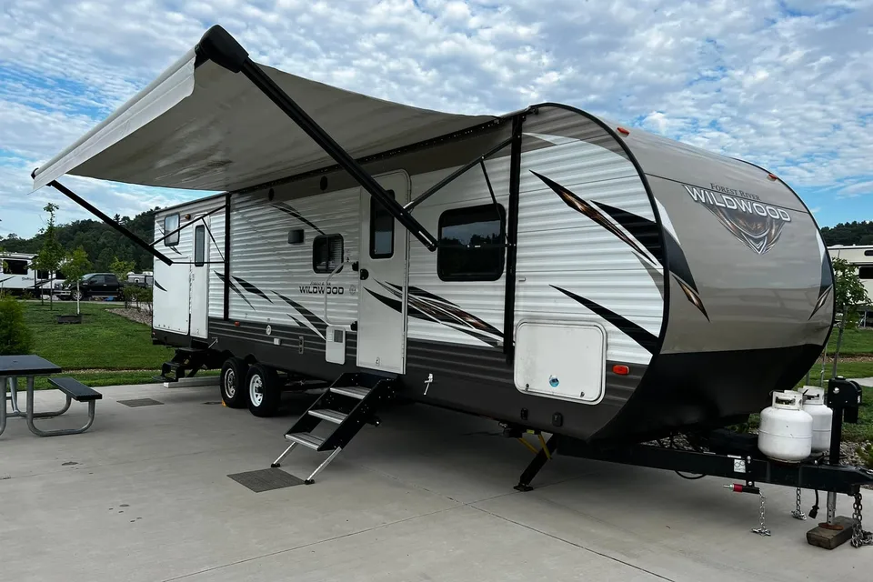 Cliff & Cortney's Forest River Wildwood 32BHDS Travel Trailer