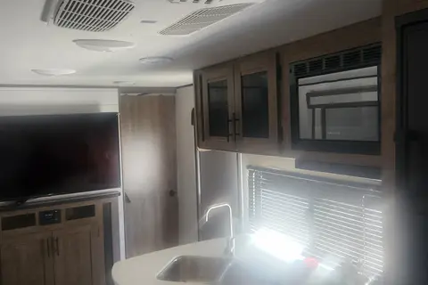 Fridas's Pioneer QB 300 Pioneer Travel Trailer