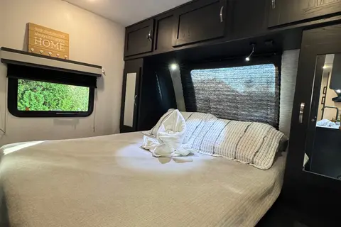 Wilbert’s Freedom Express Coachmen 2022 Travel Trailer