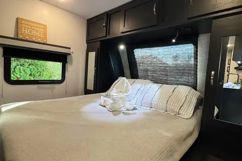 Wilbert’s Freedom Express Coachmen 2022 Travel Trailer